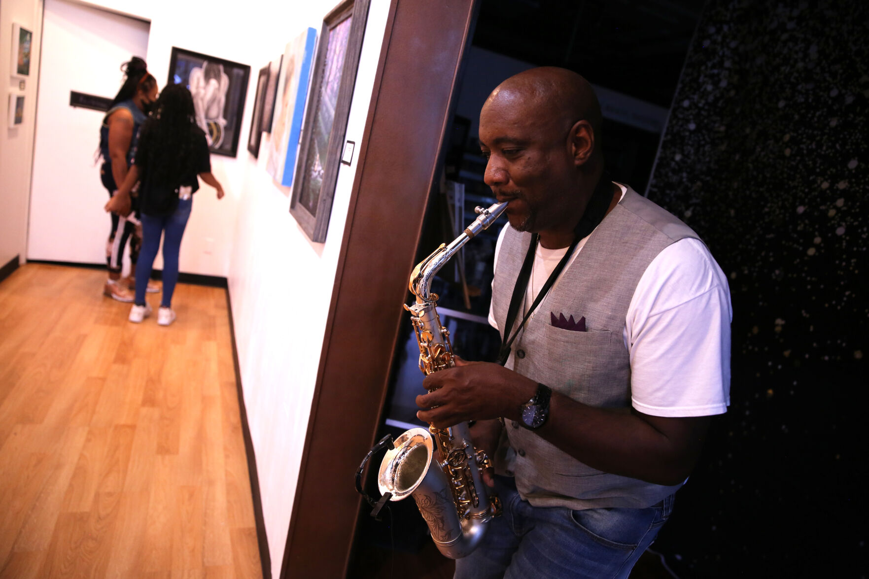 090520-news-FirstFriday 1.JPG